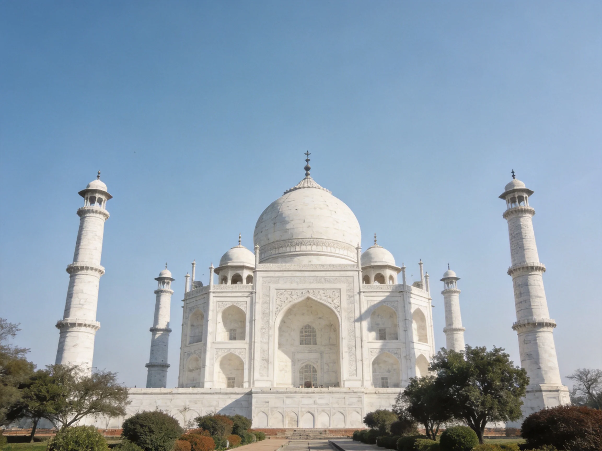 The iconic white marblemausoleum with four minarets